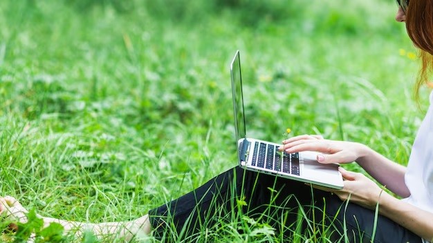 Digital Detox and Sustainable Living