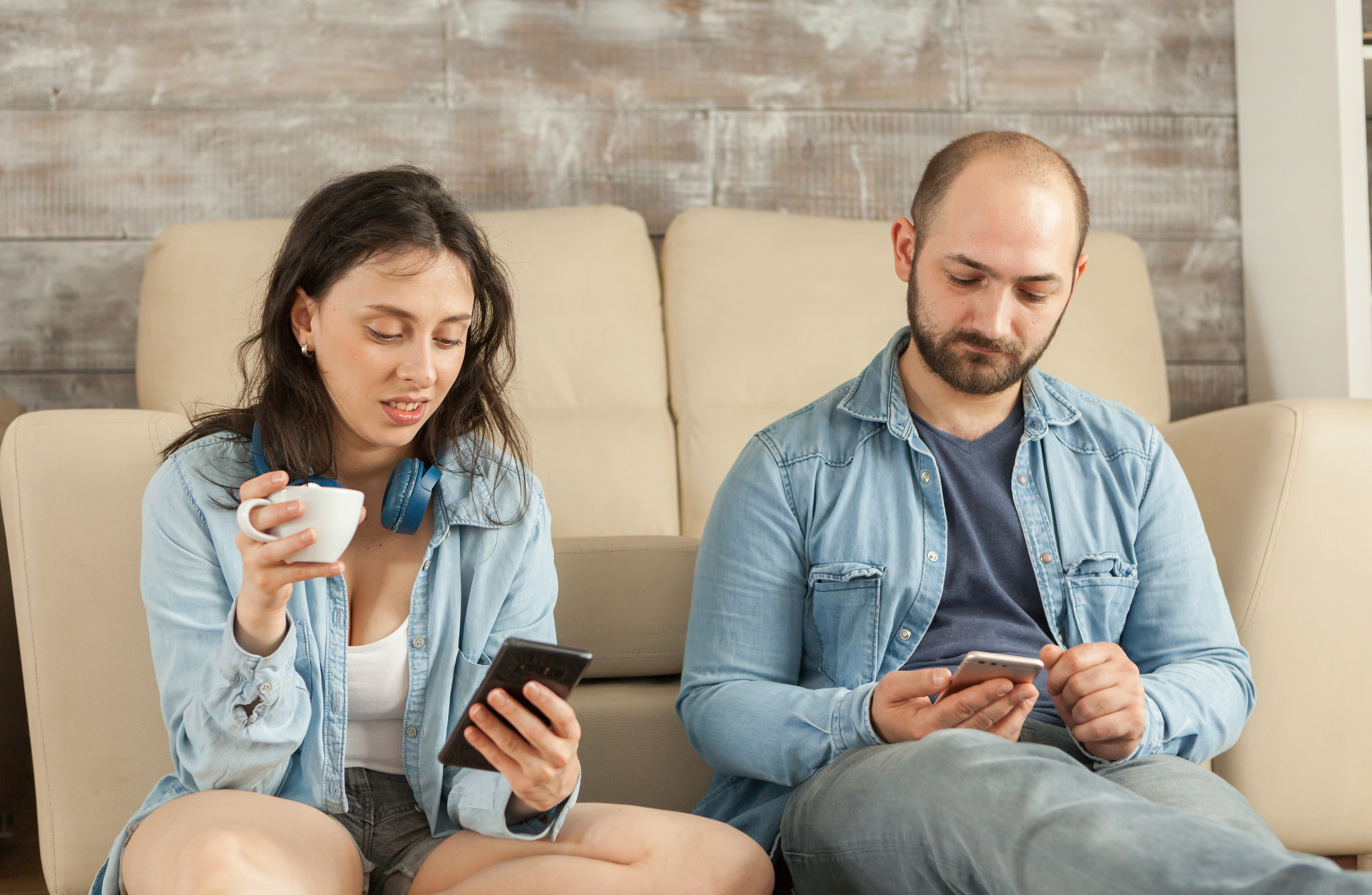 Breaking the Addiction to Social Media for Better Relationships